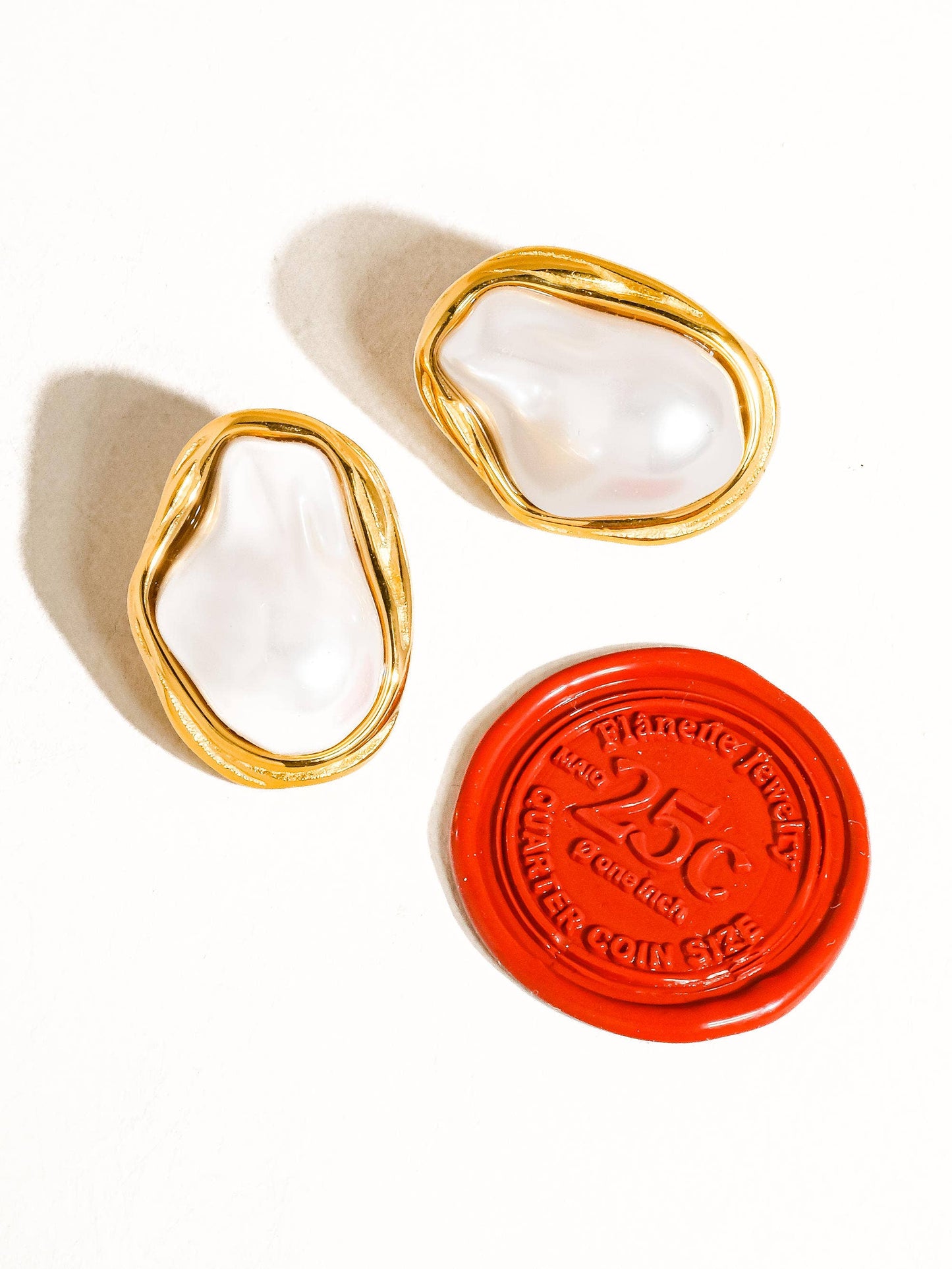 Yasmin Classic Pearl Round Earrings