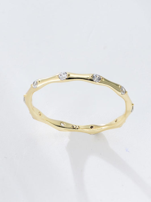 Minimalist Bezel Setting Gold Ring