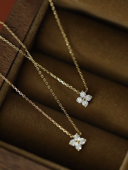 E V A Gold Dainty Flower Necklace