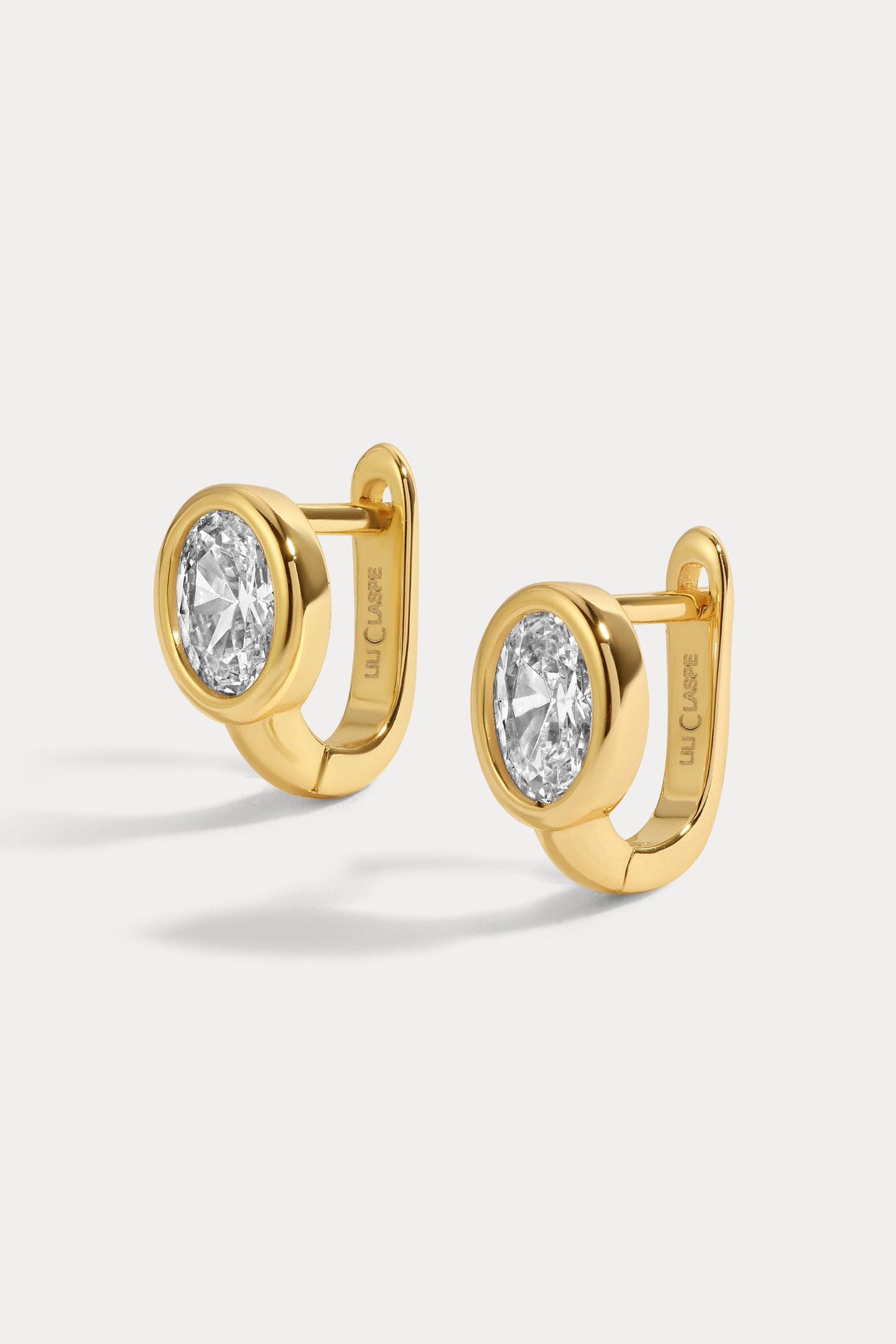 Rhea Oval Stuggies: Gold