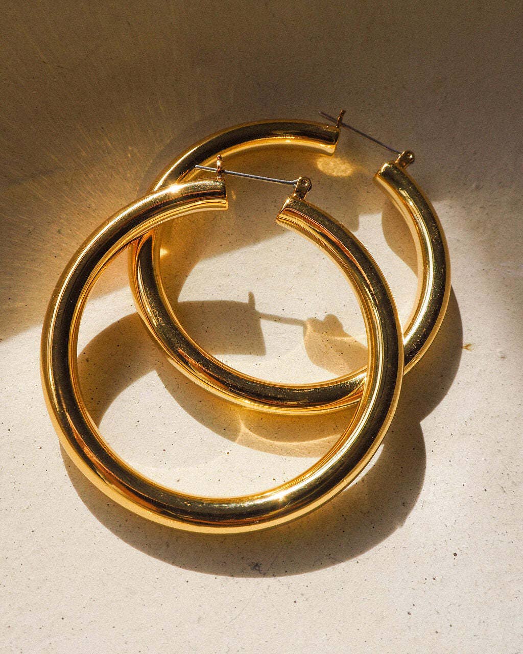 Amalfi Tube Hoops: Gold